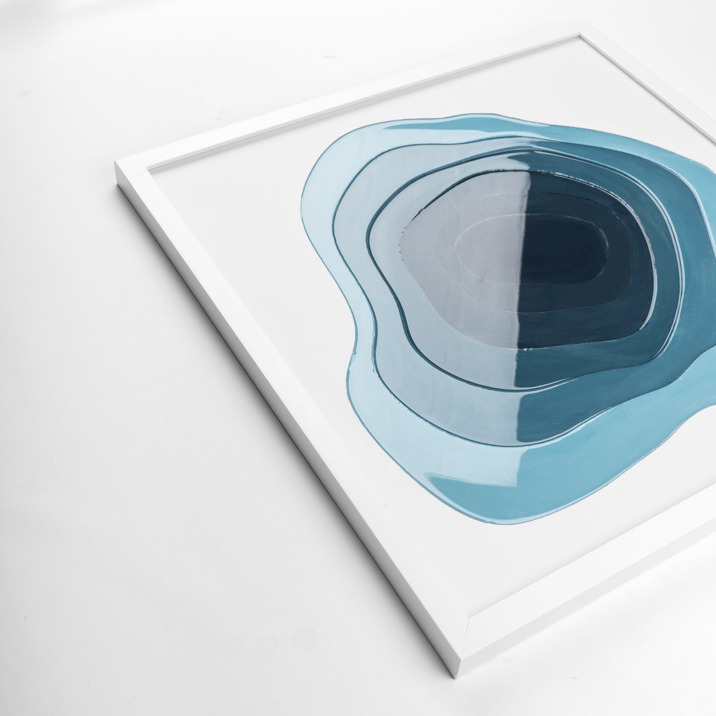 OCEAN EYES - FRAMED - 60 x 60 cm