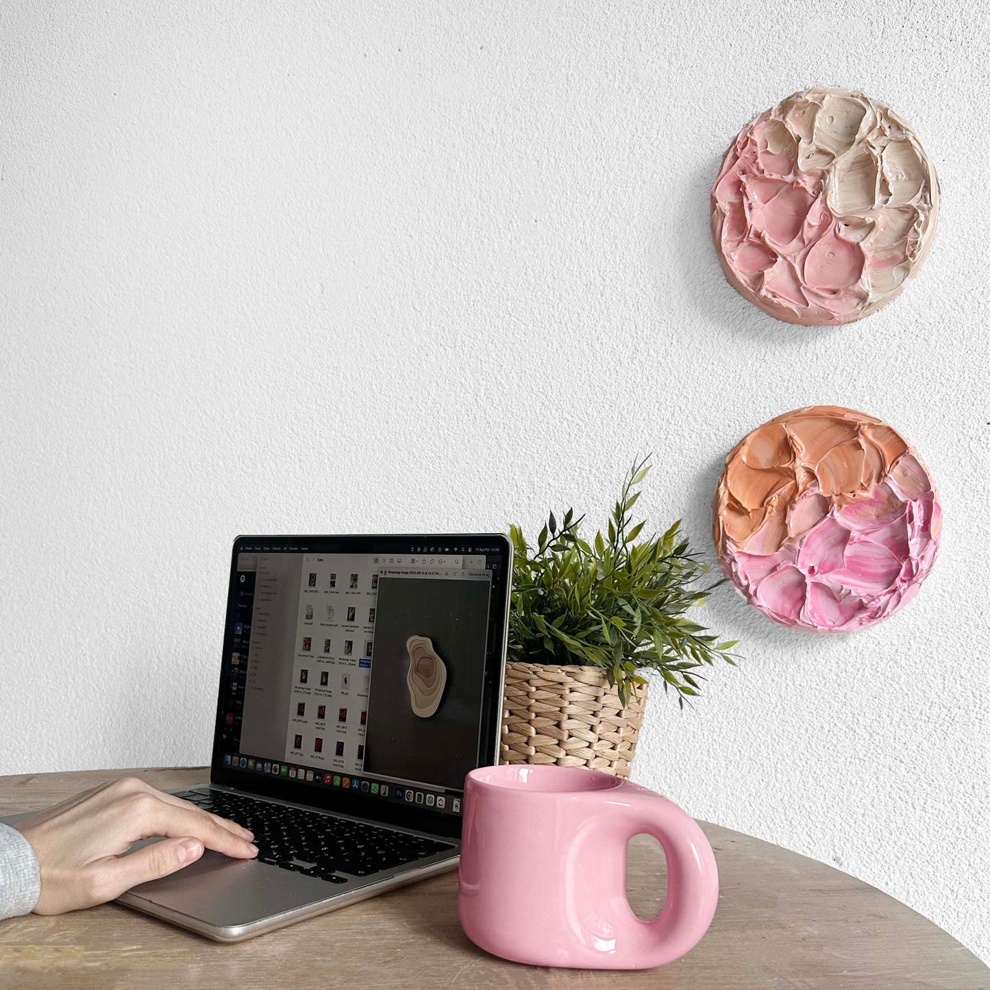 VANILLA SKY - MINI - ROUND PAINTING